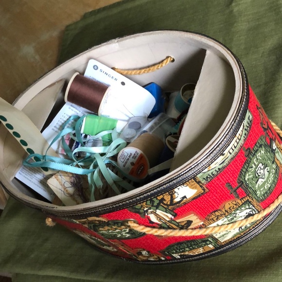 Vintage Sewing Box - Picture 6 of 8